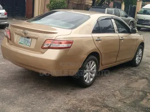 Toyota Camry 2010 Gold