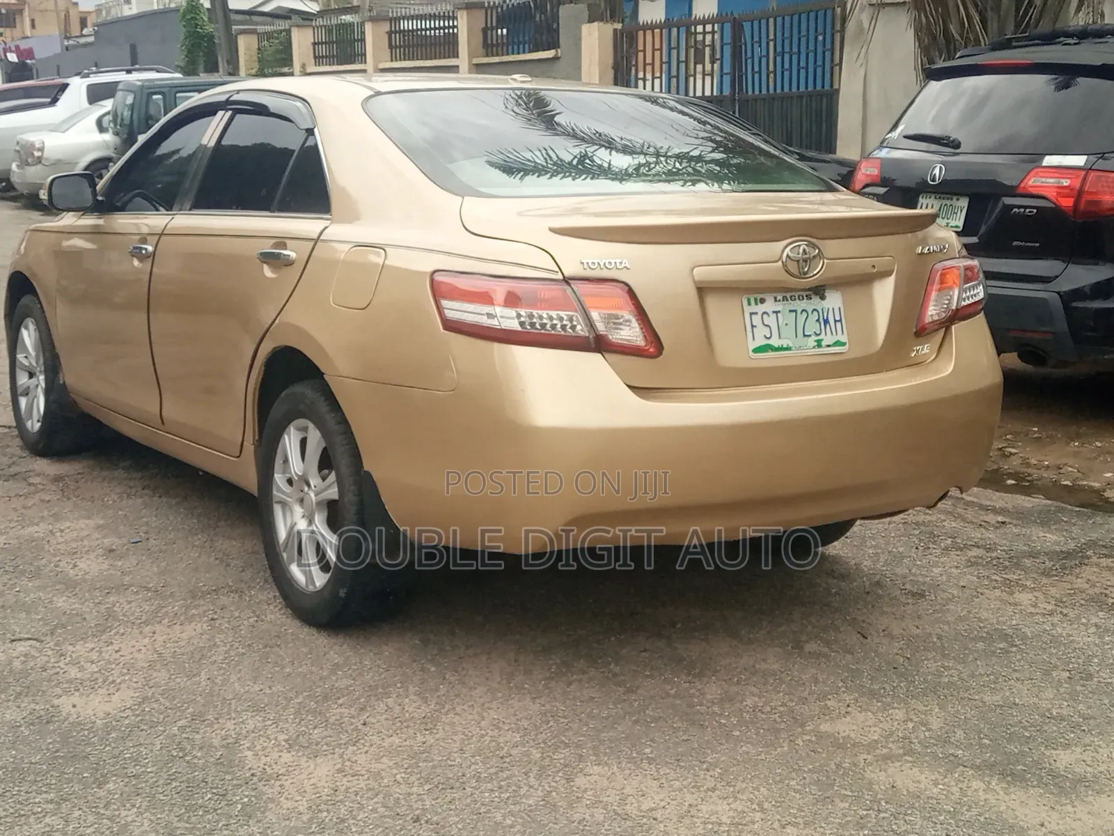Toyota Camry 2010 Gold