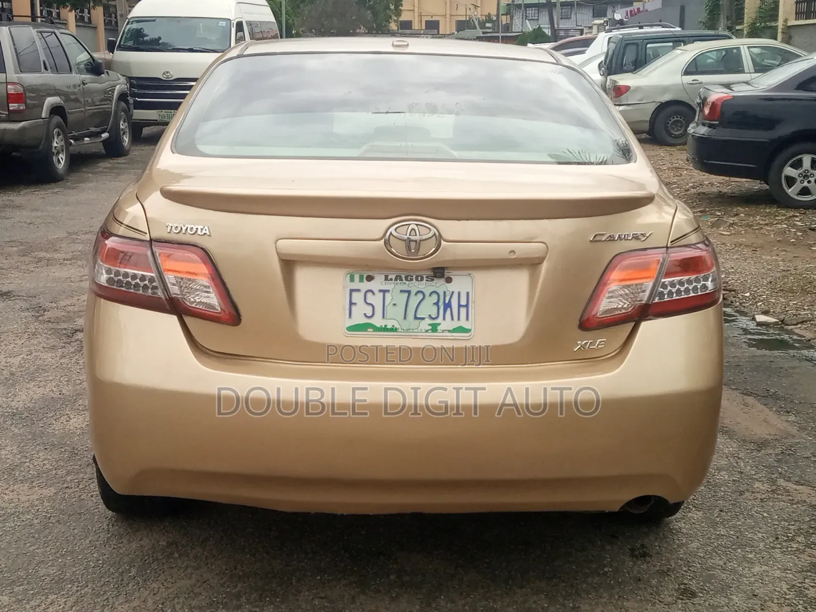 Toyota Camry 2010 Gold