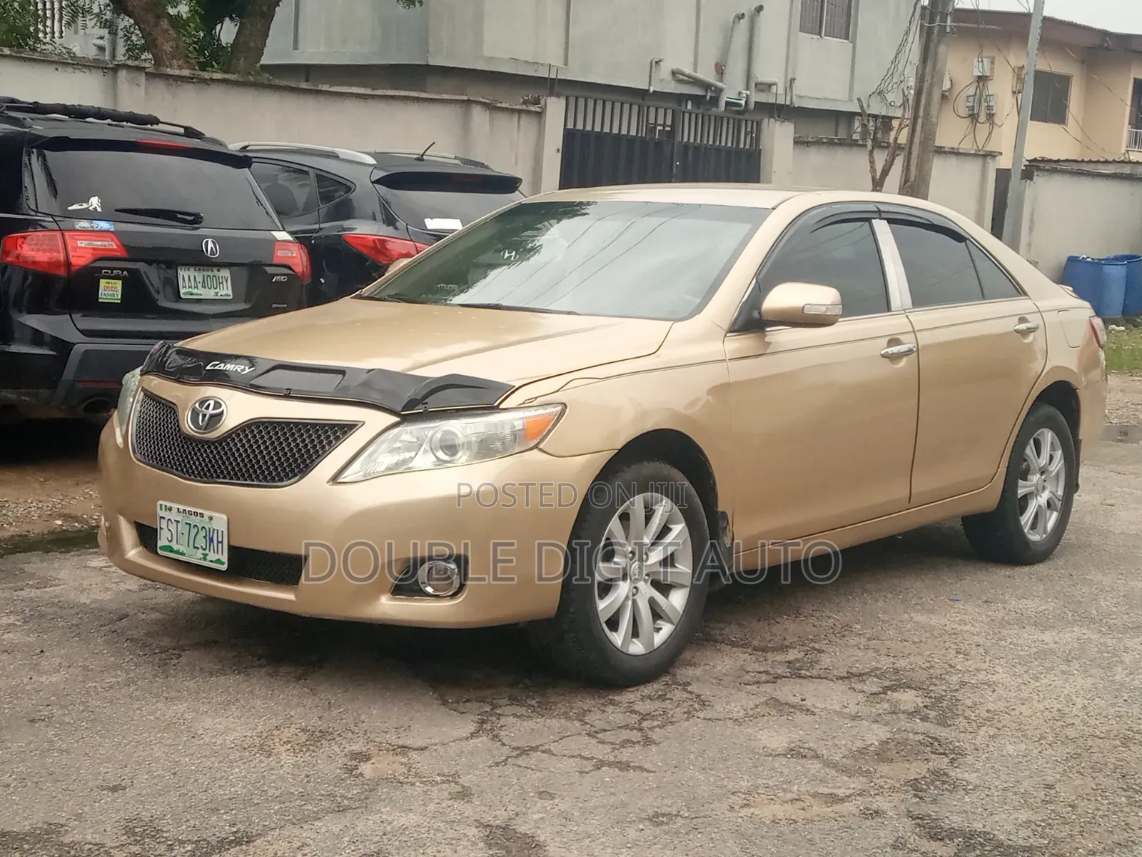 Toyota Camry 2010 Gold