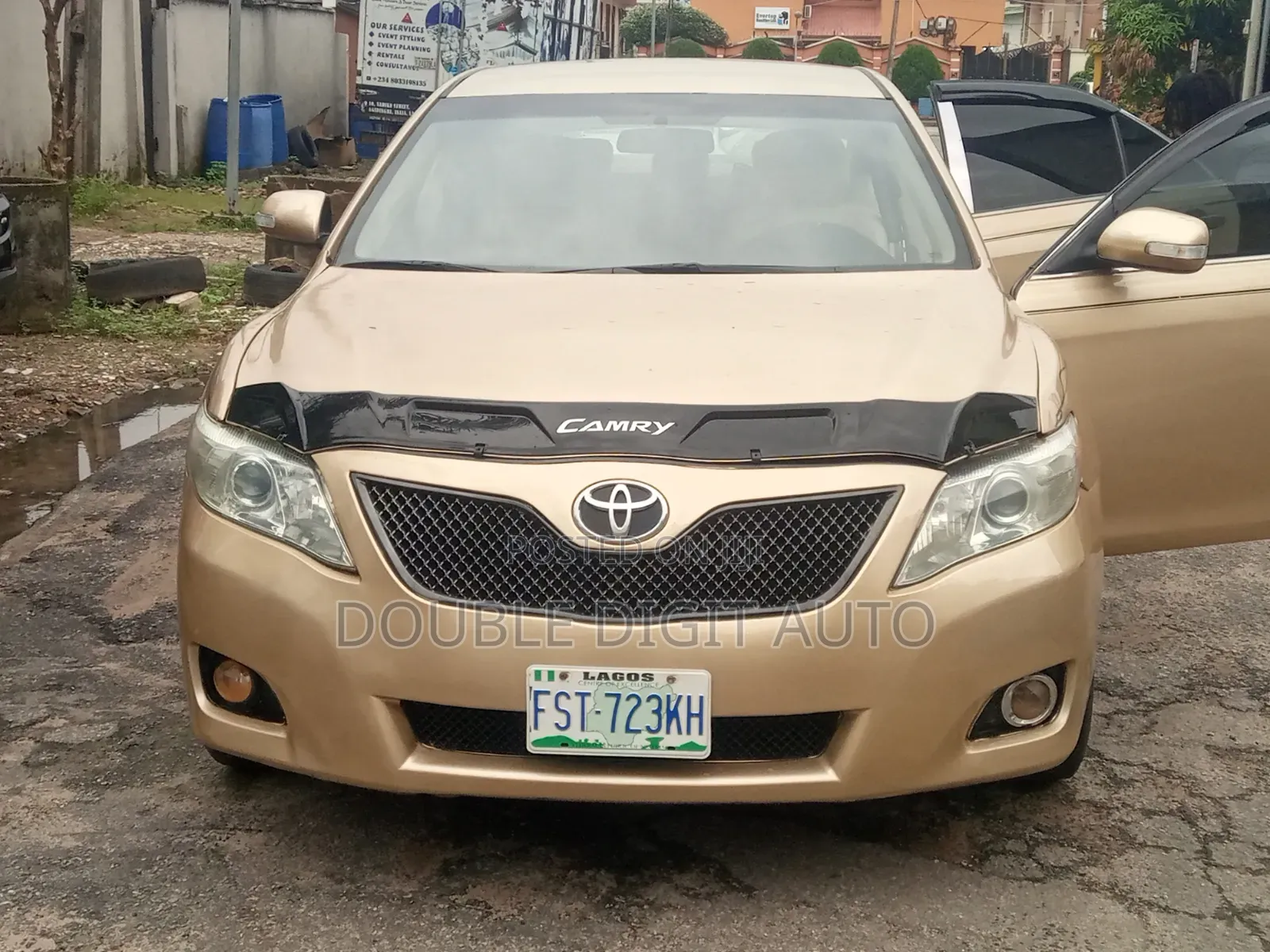 Toyota Camry 2010 Gold