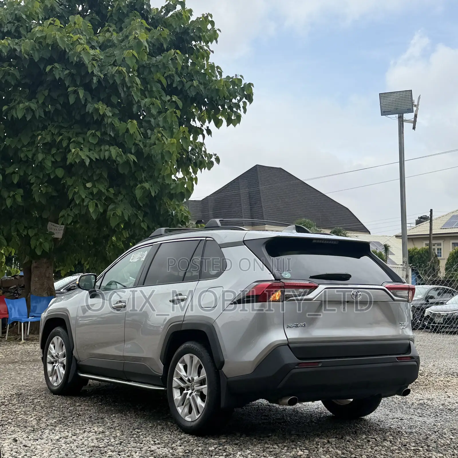 Toyota RAV4 XLE 2022 Silver