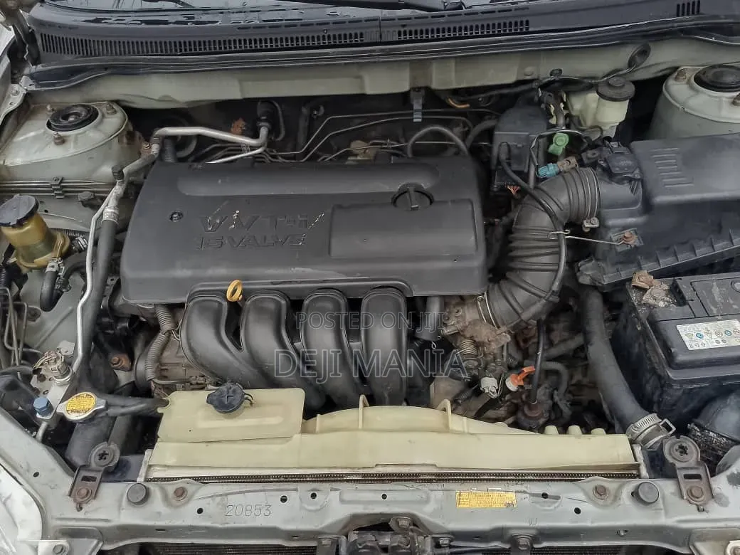 Toyota Corolla 2004 Silver