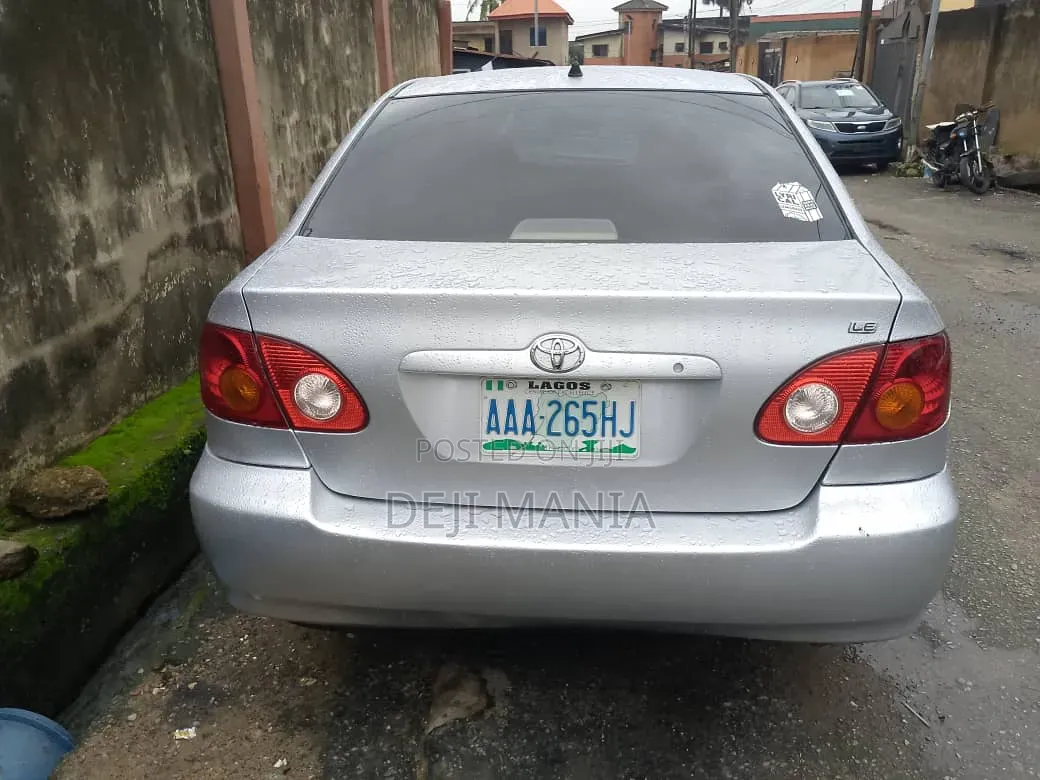 Toyota Corolla 2004 Silver