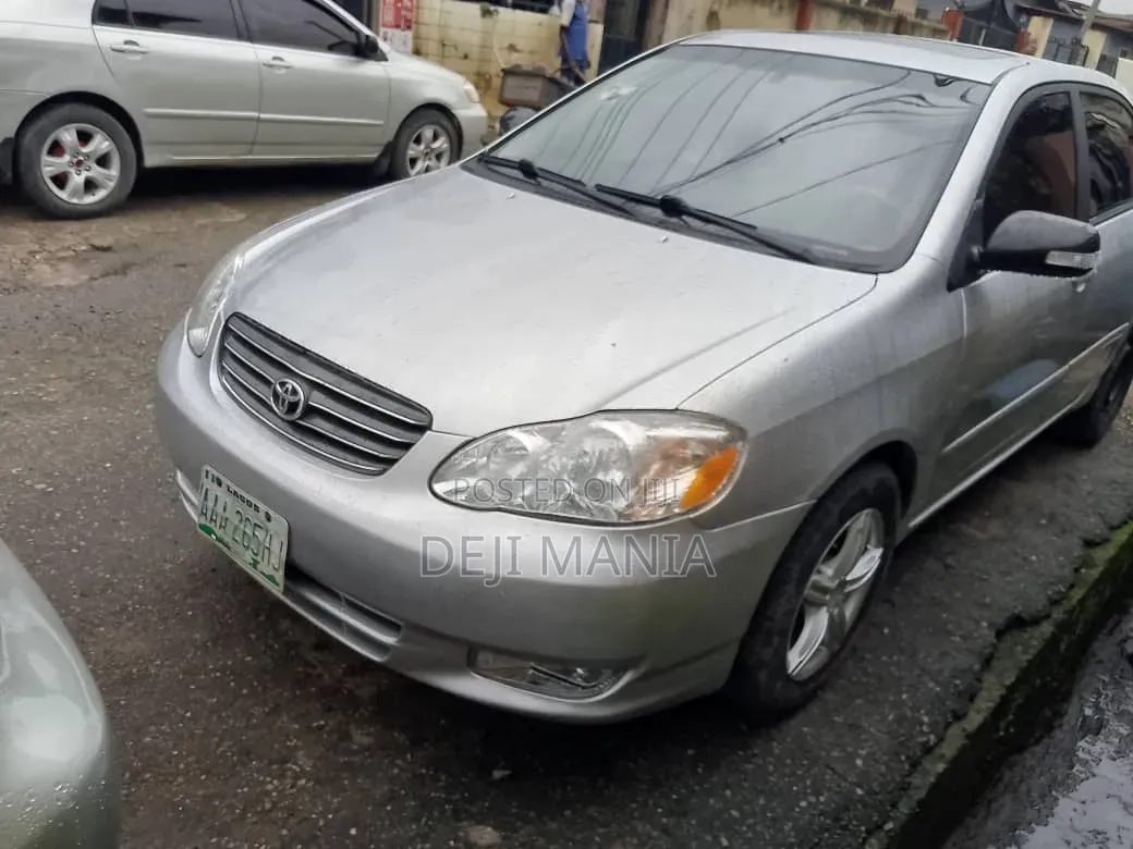 Toyota Corolla 2004 Silver