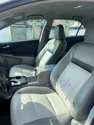 Toyota Camry LE 4dr Sedan (2.5L 4cyl 6A) 2012 Silver