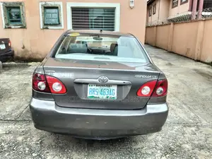 Toyota Corolla 2005 Gray