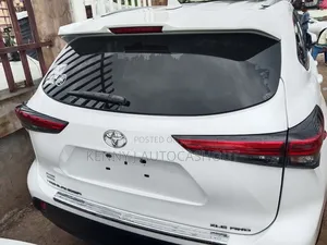Toyota Highlander 2022 White