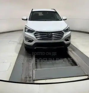 Hyundai Santa Fe 2013 White