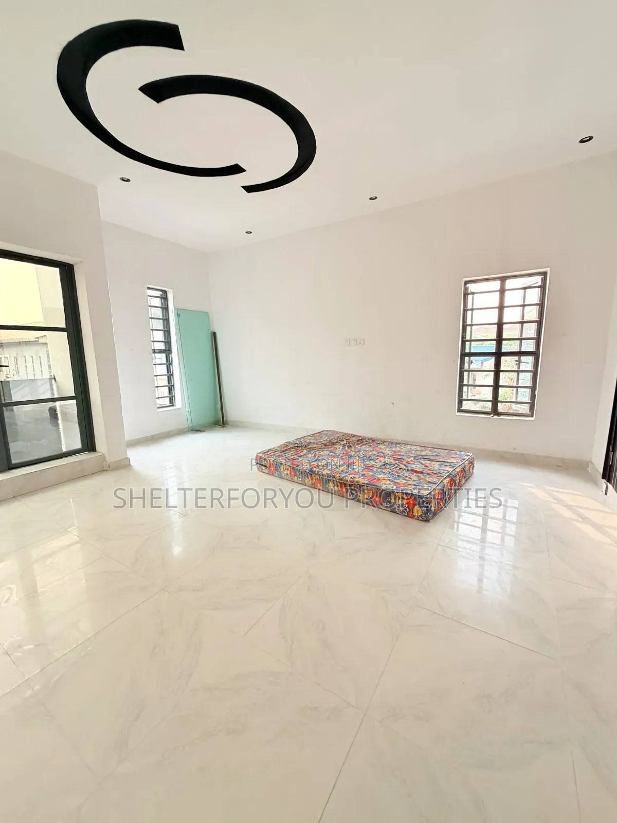 4bdrm Duplex in Mende for sale