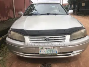 Toyota Camry 2000 Beige