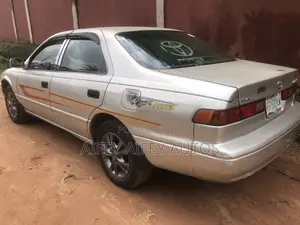 Toyota Camry 2000 Beige