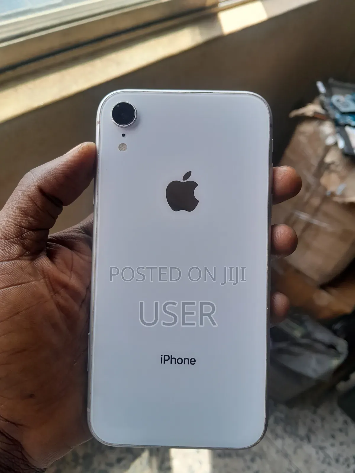 Apple iPhone XR 64 GB White