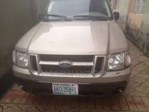 Ford Explorer 2006 Gold