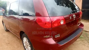 Toyota Sienna 2008 Red