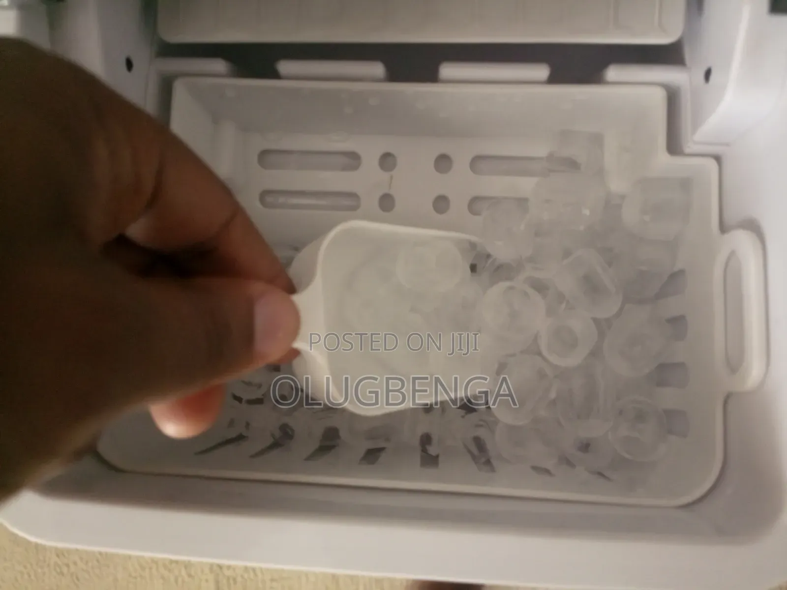 Frigidaire Ice Maker 110v. Like New