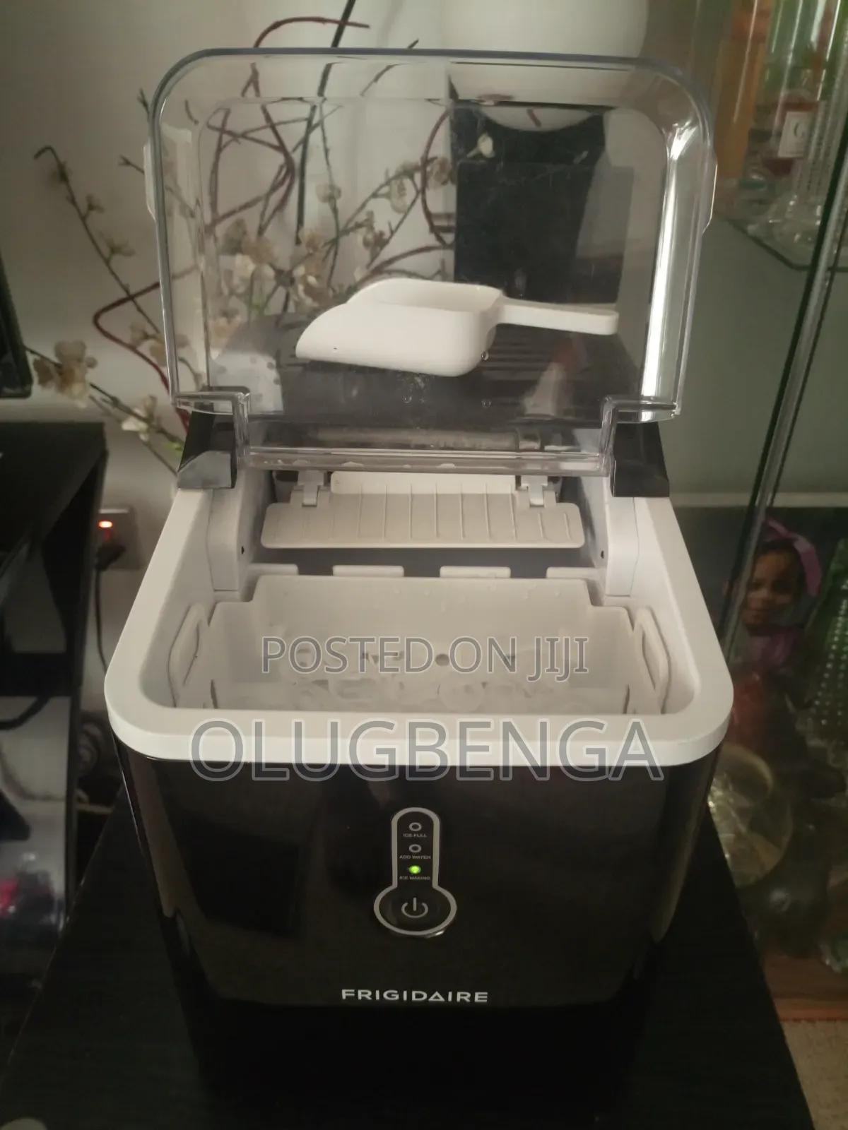 Frigidaire Ice Maker 110v. Like New
