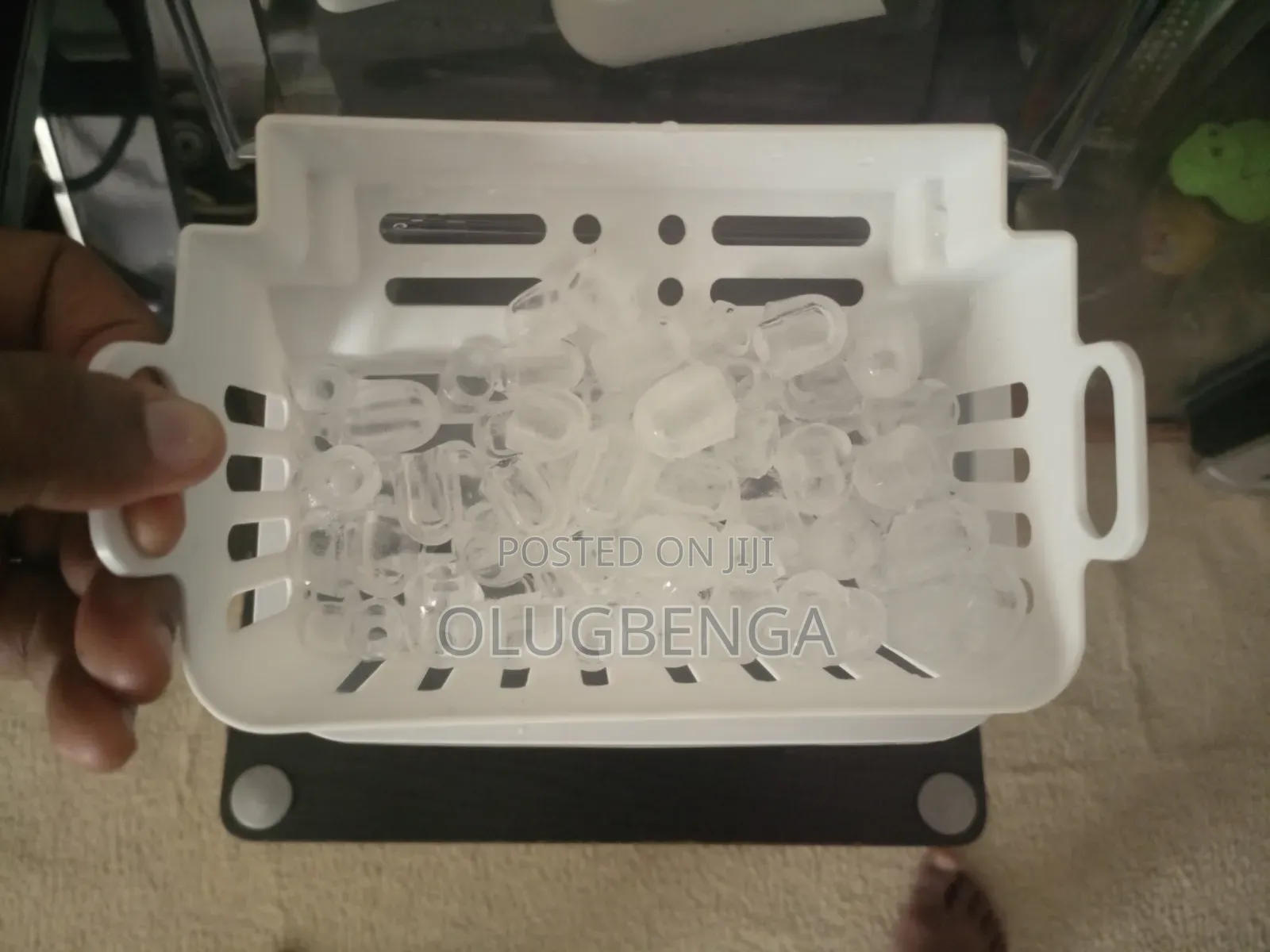 Frigidaire Ice Maker 110v. Like New