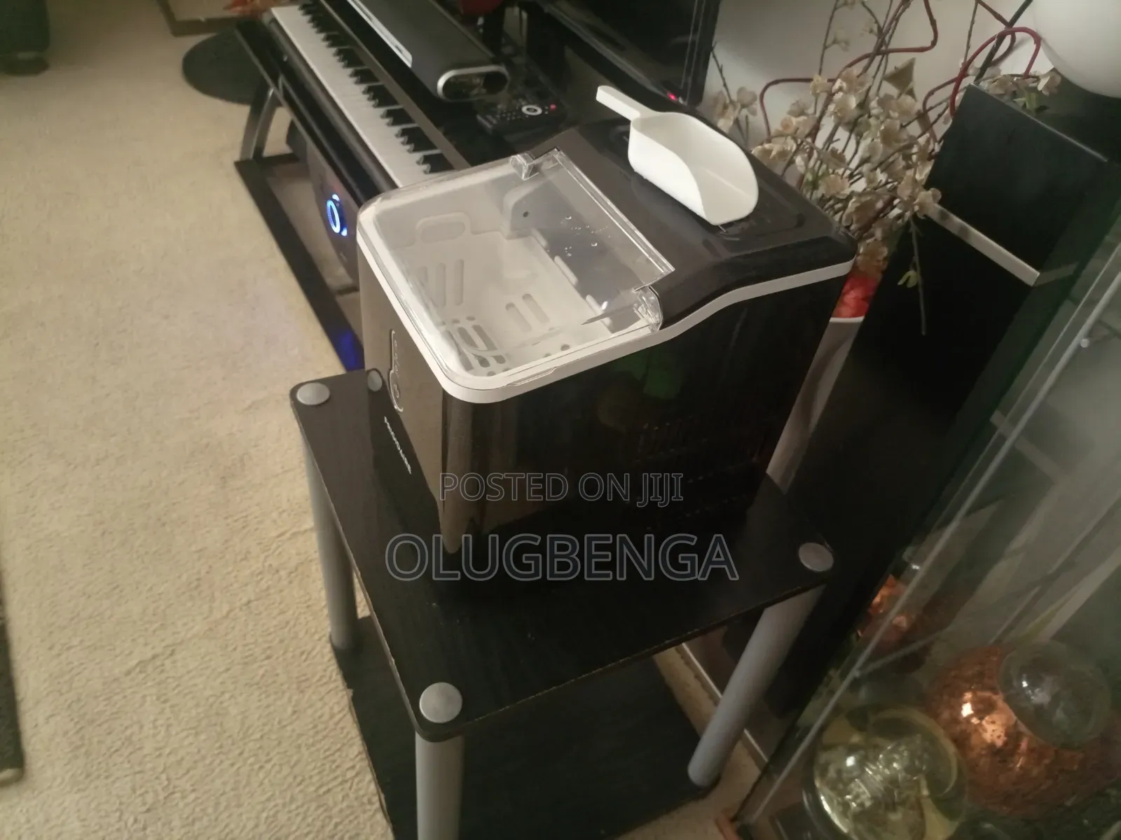 Frigidaire Ice Maker 110v. Like New