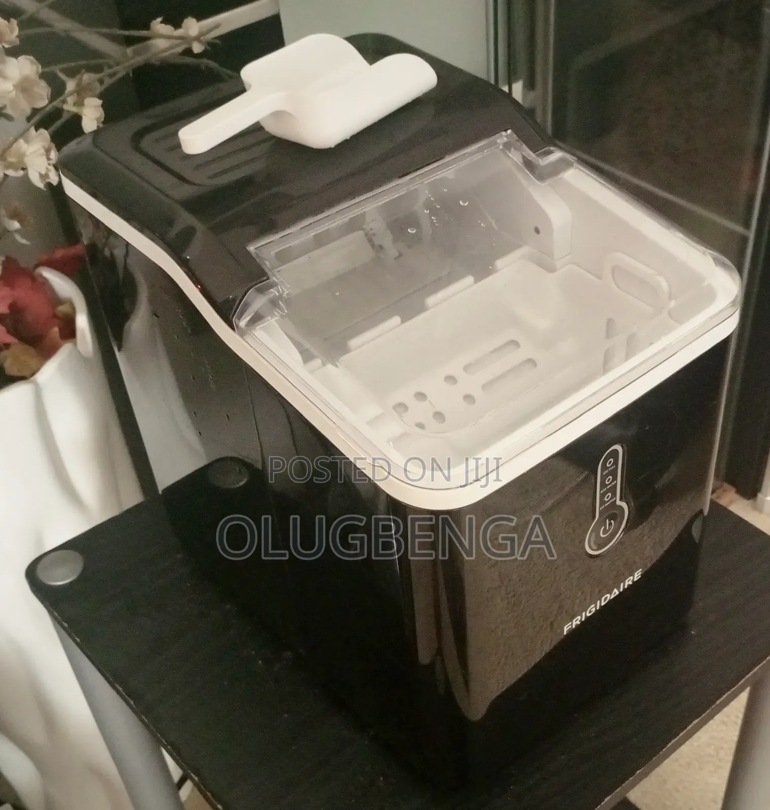 Frigidaire Ice Maker 110v. Like New