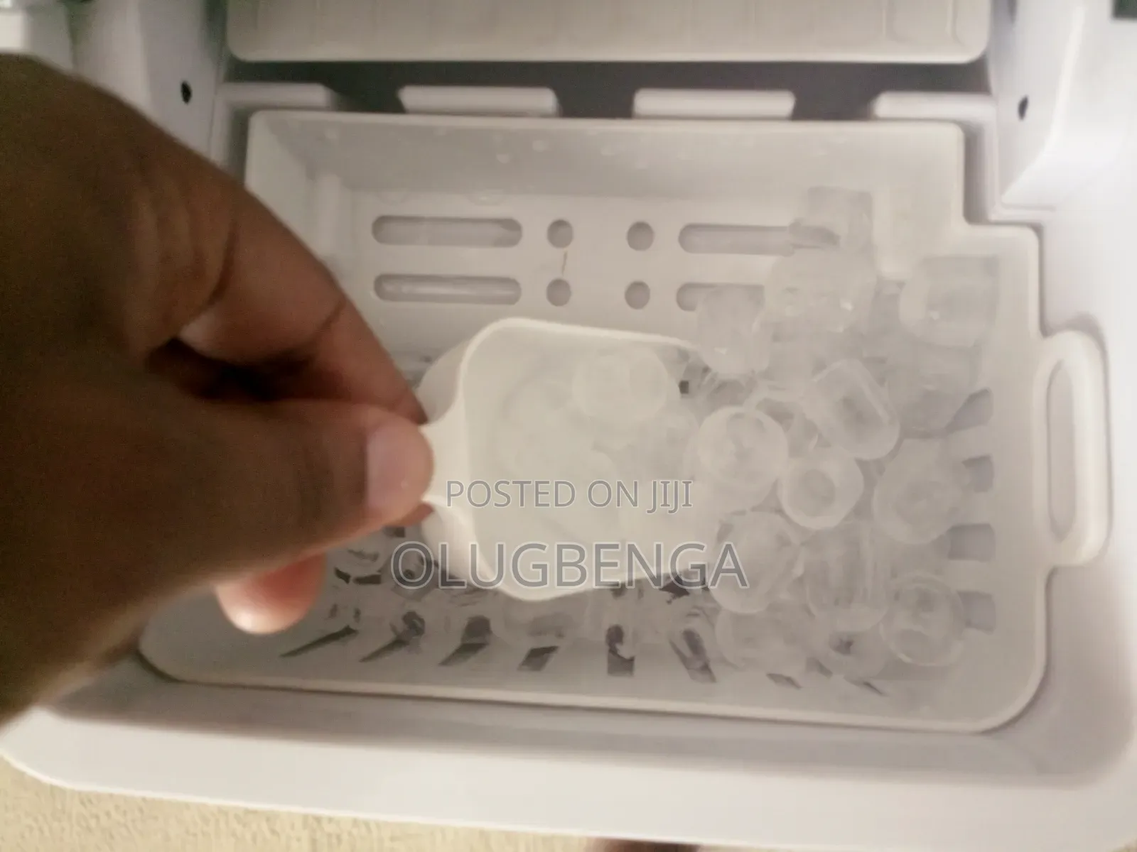 Frigidaire Ice Maker 110v. Like New