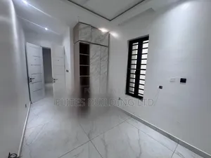 5bdrm Duplex in Gra Ikeja for rent