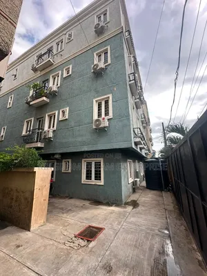 3bdrm Apartment in Yaba, Alagomeji for rent