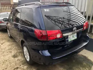 Toyota Sienna LE 4WD 2007 Blue
