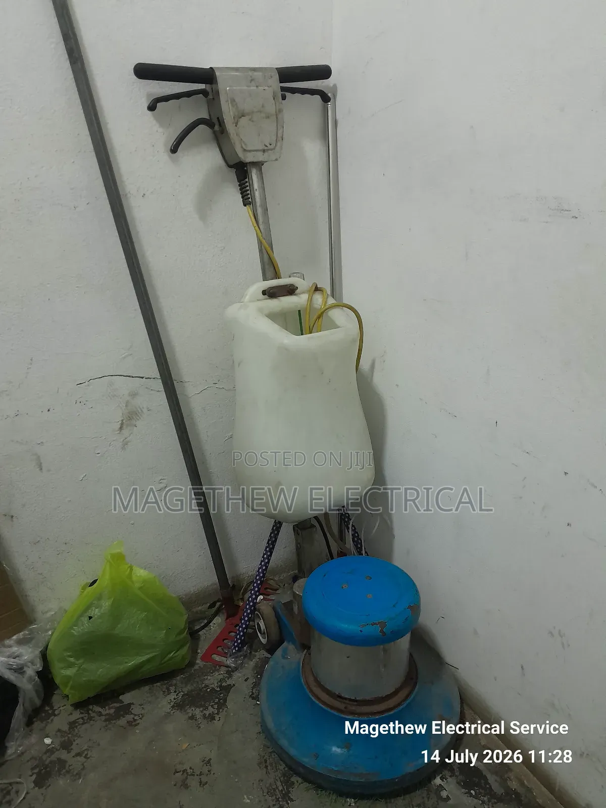 Industrial Floor Cleaning Machine