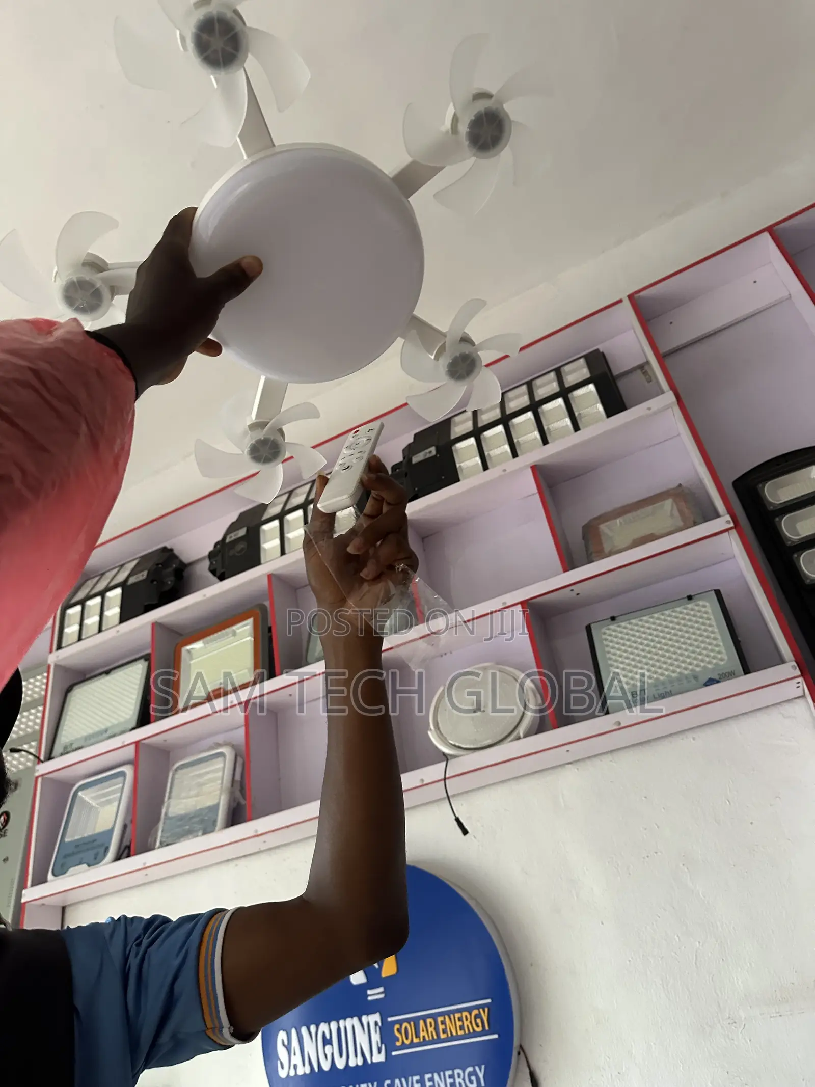 25w Light and 5 Drones Fans