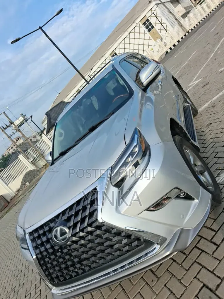 Lexus GX 2012 Silver