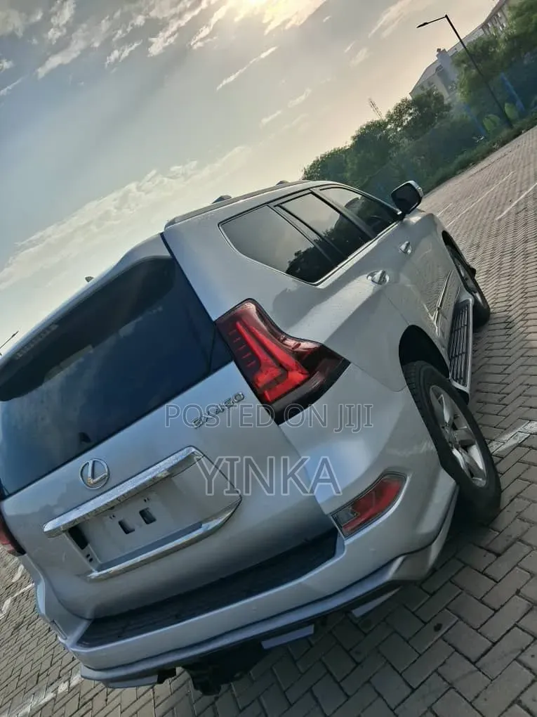 Lexus GX 2012 Silver