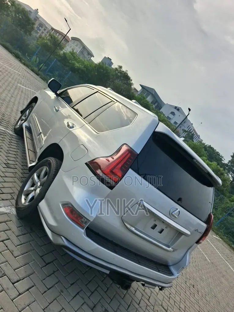 Lexus GX 2012 Silver