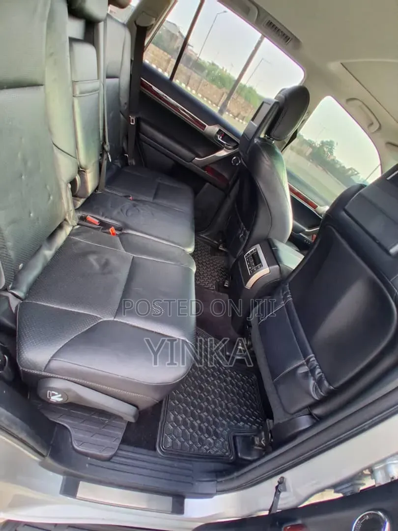 Lexus GX 2012 Silver