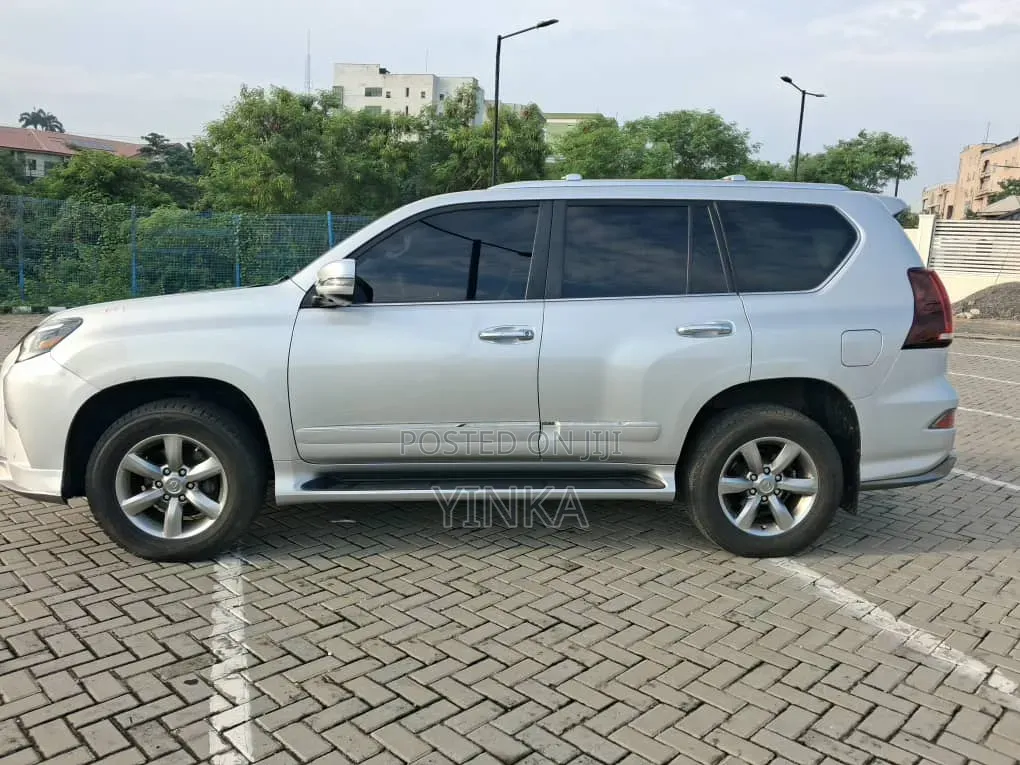 Lexus GX 2012 Silver