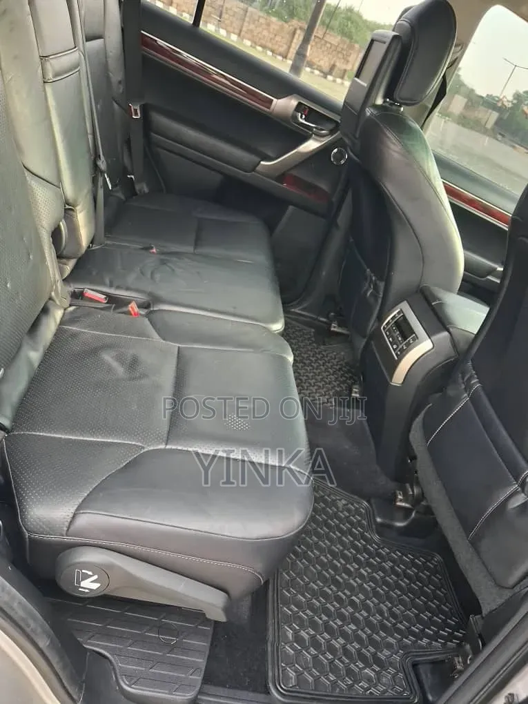 Lexus GX 2012 Silver
