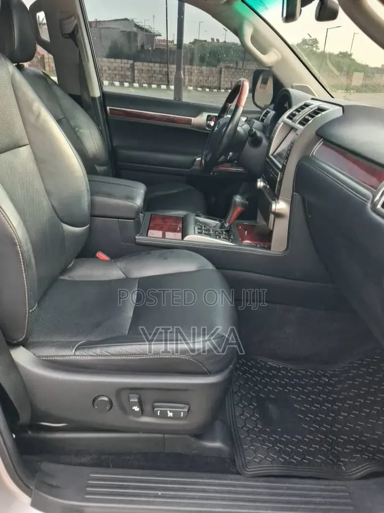 Lexus GX 2012 Silver