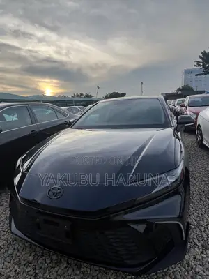 New Toyota Camry SE 2024 Black
