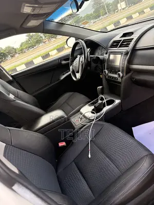 Toyota Camry SE 4dr Sedan (2.5L 4cyl 6A) 2014 White