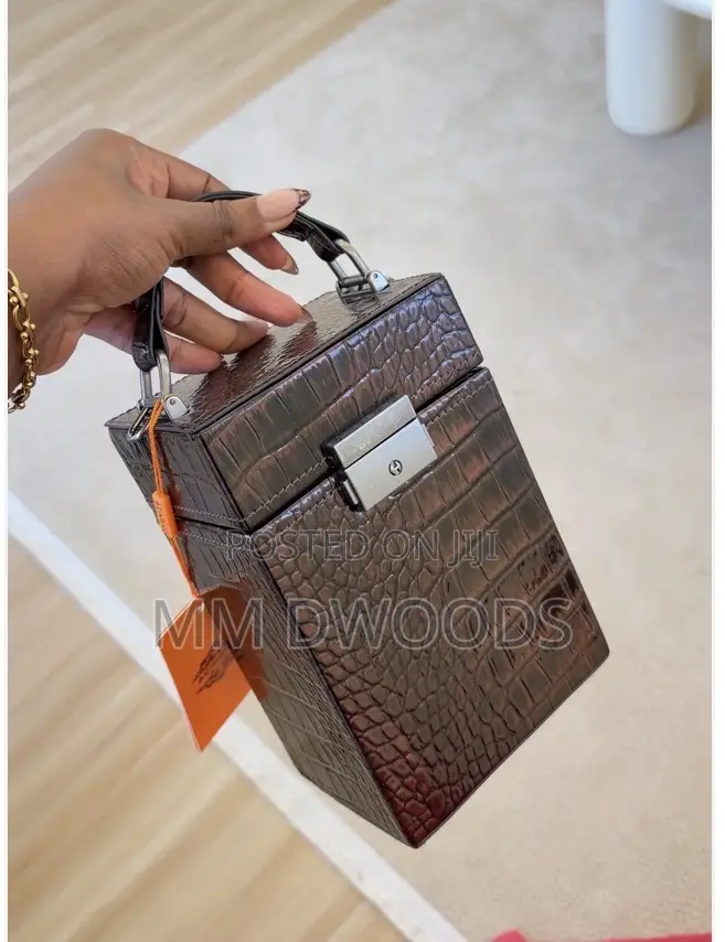Women Cube Purse