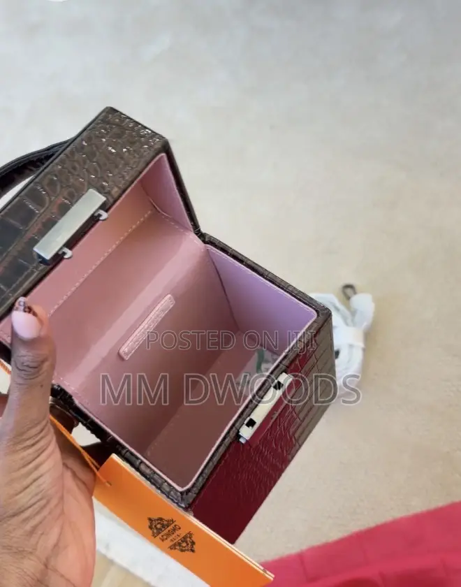 Women Cube Purse