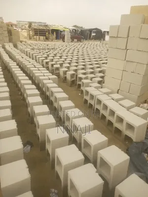 Strong Vibrated Blocks