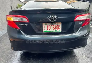 Toyota Camry SE 4dr Sedan (2.5L 4cyl 6A) 2013 Green