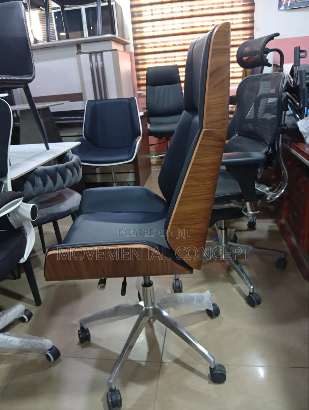 Executive Leather Office High Back Swivel Chair
