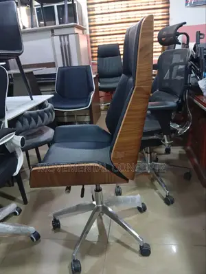 Executive Leather Office High Back Swivel Chair