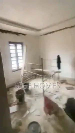 2bdrm Block of Flats in Soluyi for rent