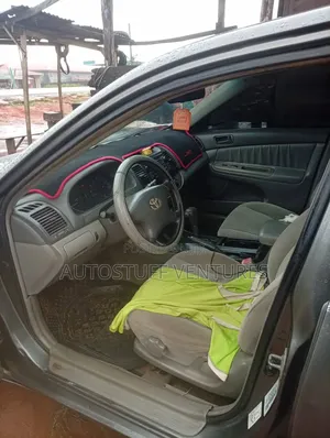 Toyota Camry 2004 Gray