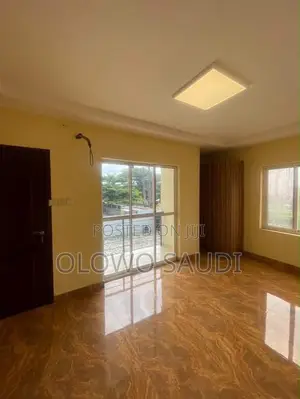 4bdrm Townhouse / Terrace in U3 Lekki Phase 1 for rent