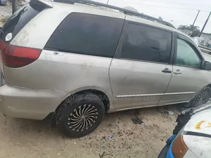 Toyota Sienna 2005 Gray