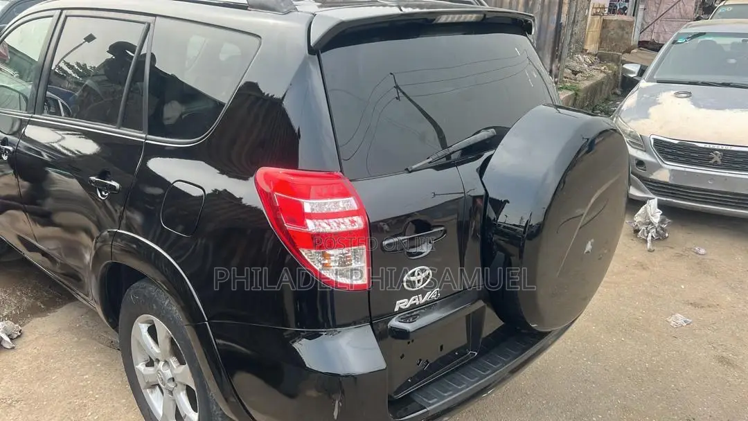 Toyota RAV4 2011 Black